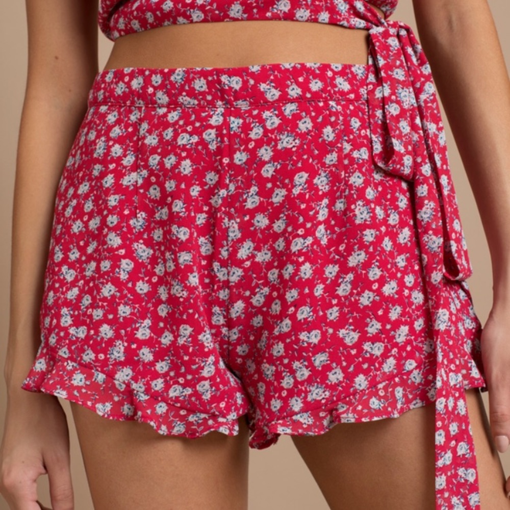 NWT Red Floral Ruffle Chiffon Shorts, Tobi size Medium